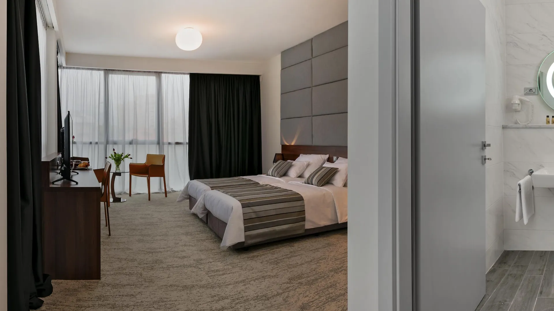 Priska Med Luxury Rooms Split Alojamento de Acomodação e Pequeno-almoço