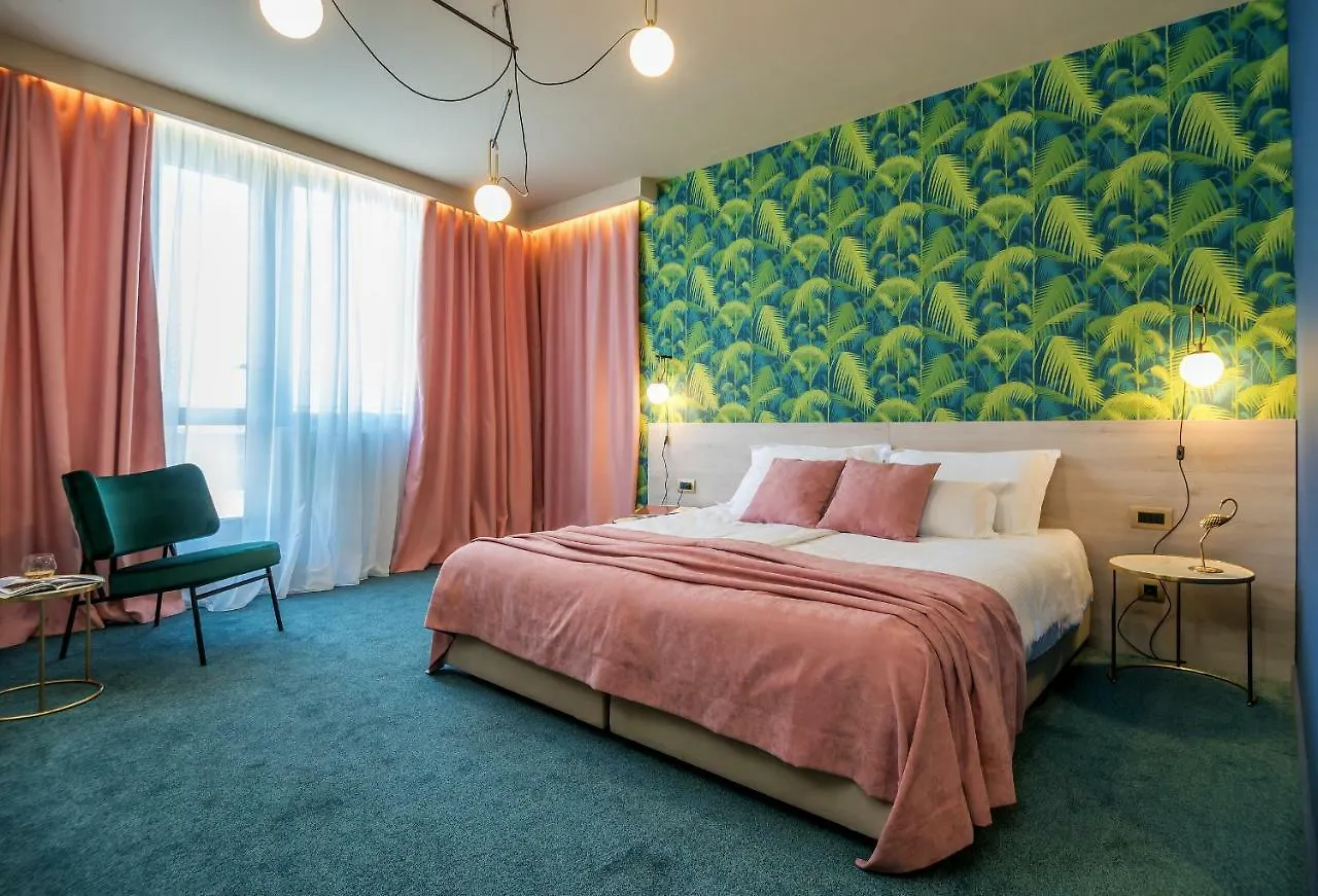 Priska Med Luxury Rooms Split Alojamento de Acomodação e Pequeno-almoço